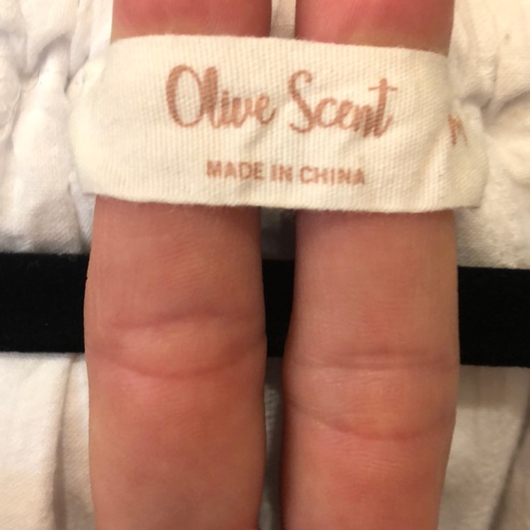 Olive Scent- M - White ruffled blouse - Picture 4 of 6